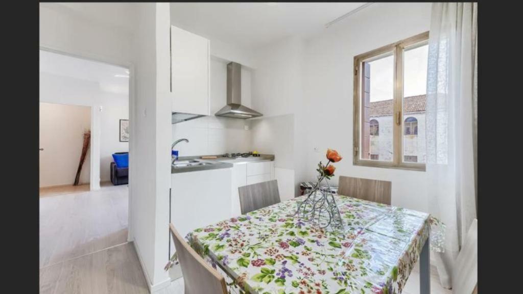 Sweety Mary Apartment Венеция Экстерьер фото